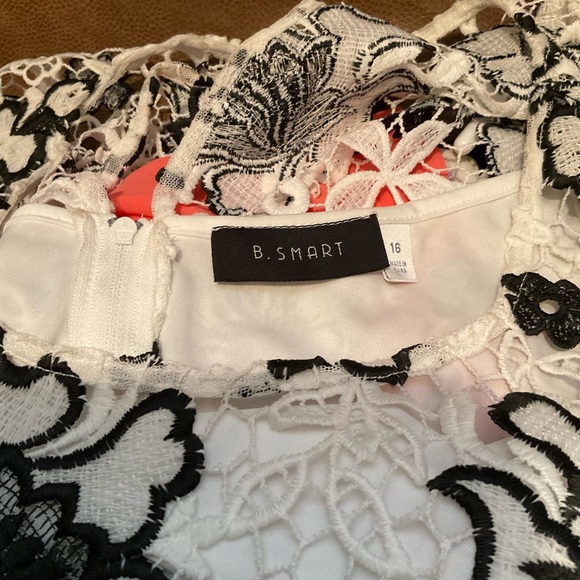 Beautiful white and black crocheted dress. - Picture 4 of 4